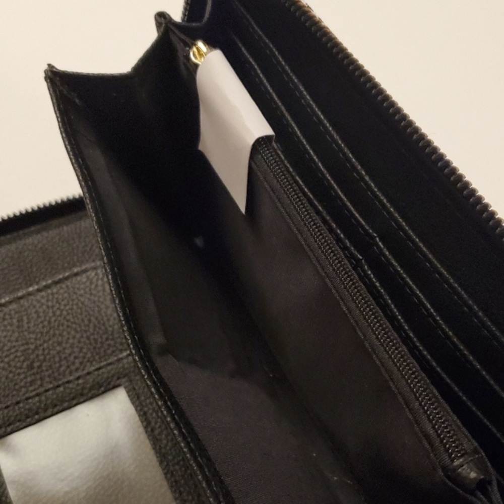 Betsey Johnson Black and White Hearts wallet! - Picture 5 of 5